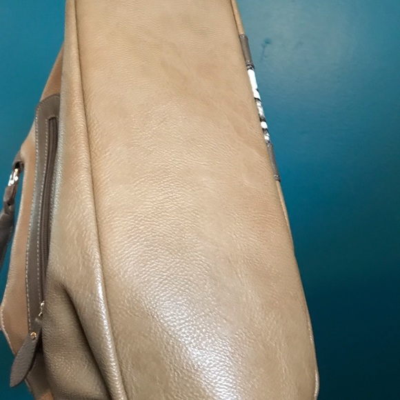 Tan with snakeprint shoulder purse, medium size - Picture 5 of 5